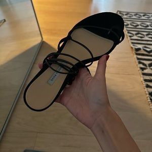 Emme Parsons size 40 tie-up sandals —- gently worn.